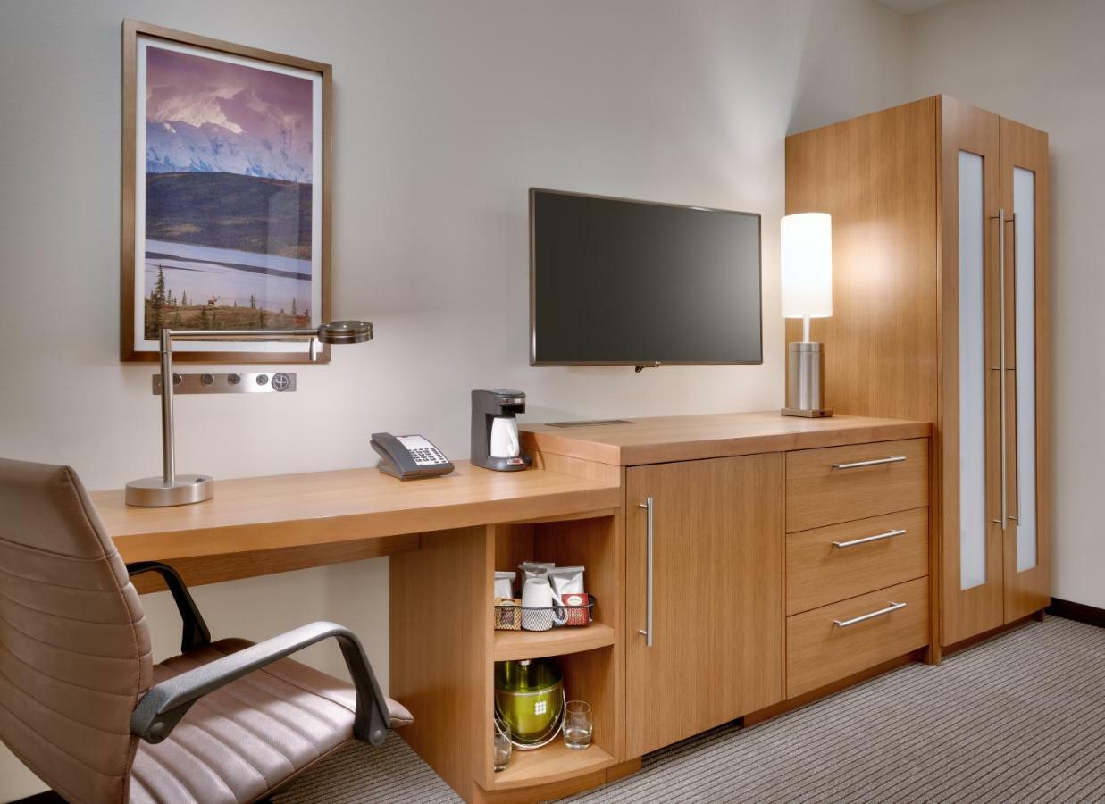 Hyatt Place Anchorage-Midtown Exterior foto